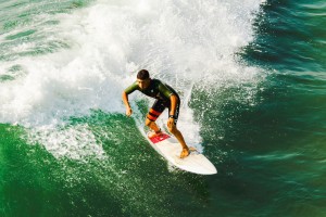 世界杯2026-莱万三记闷棍击碎非洲雄鹰，巴萨让友谊赛变教学局