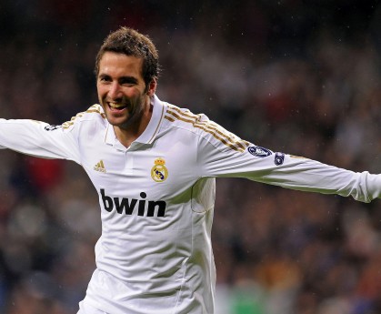 开云平台-年度焦点之战，辽宁队连续得分压制深圳队，战术铁幕下的心理博弈