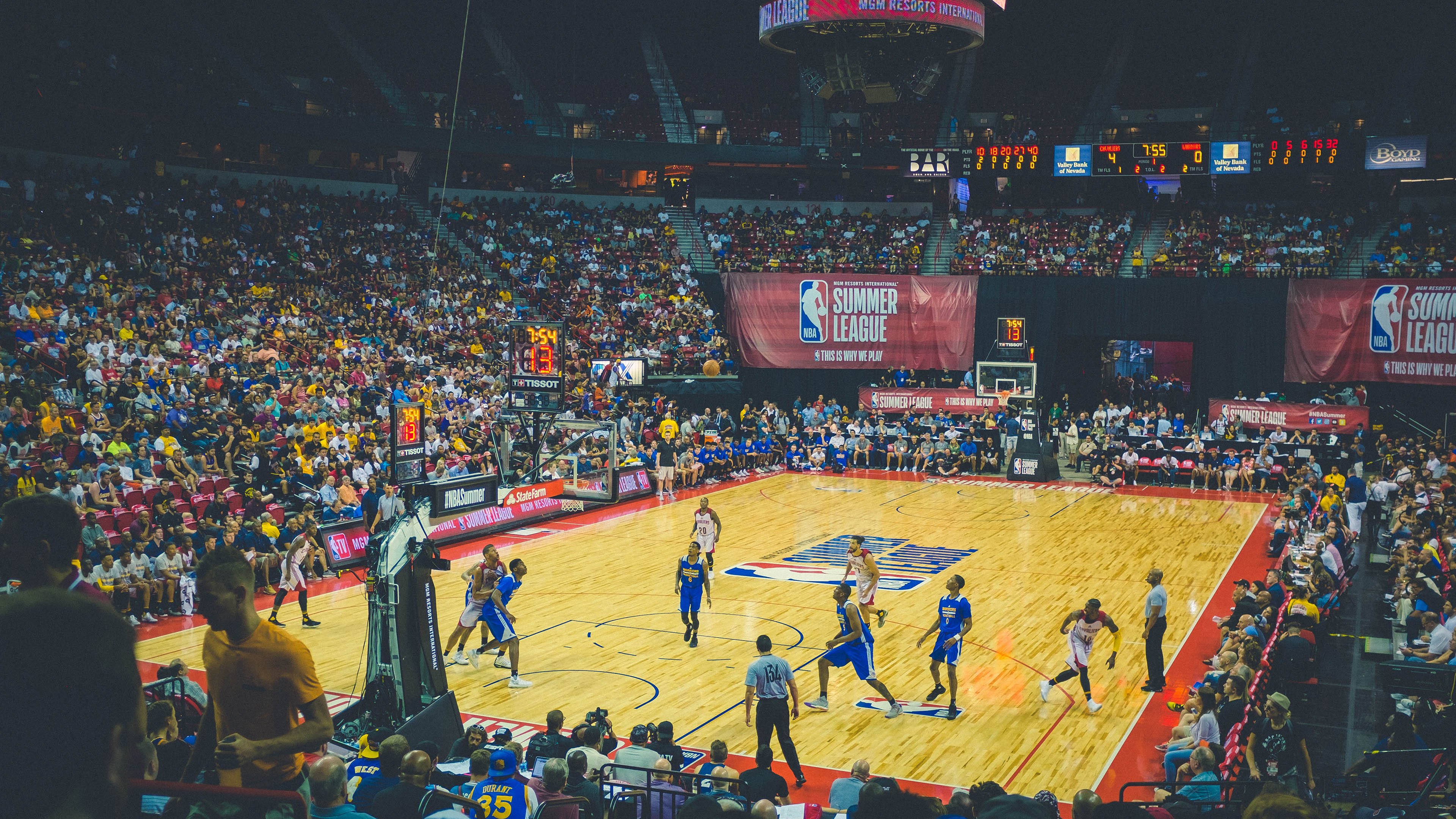 锡安贡献制胜表现,湖人战术压制深圳队,当个人天赋遭遇体系铁壁