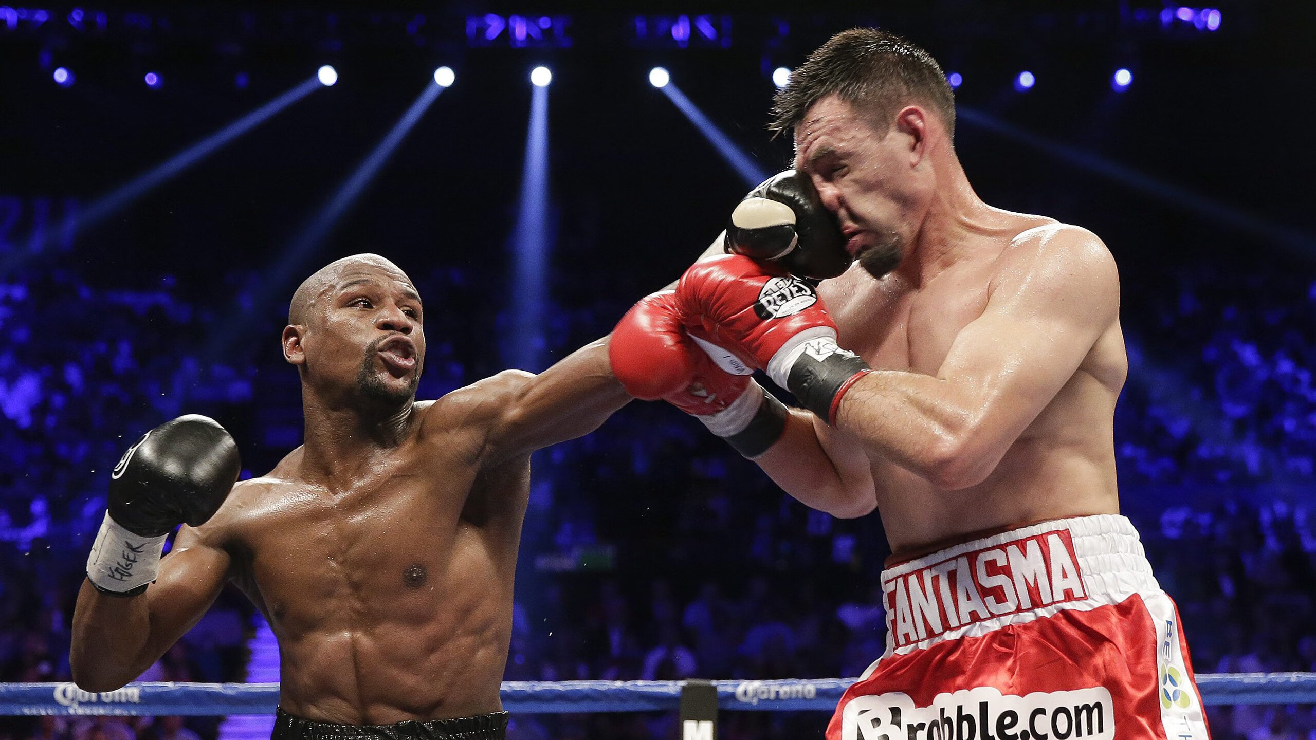 F1年度争冠之夜,小贾伦打出统治级数据,当赛道与球场共享同一种心跳