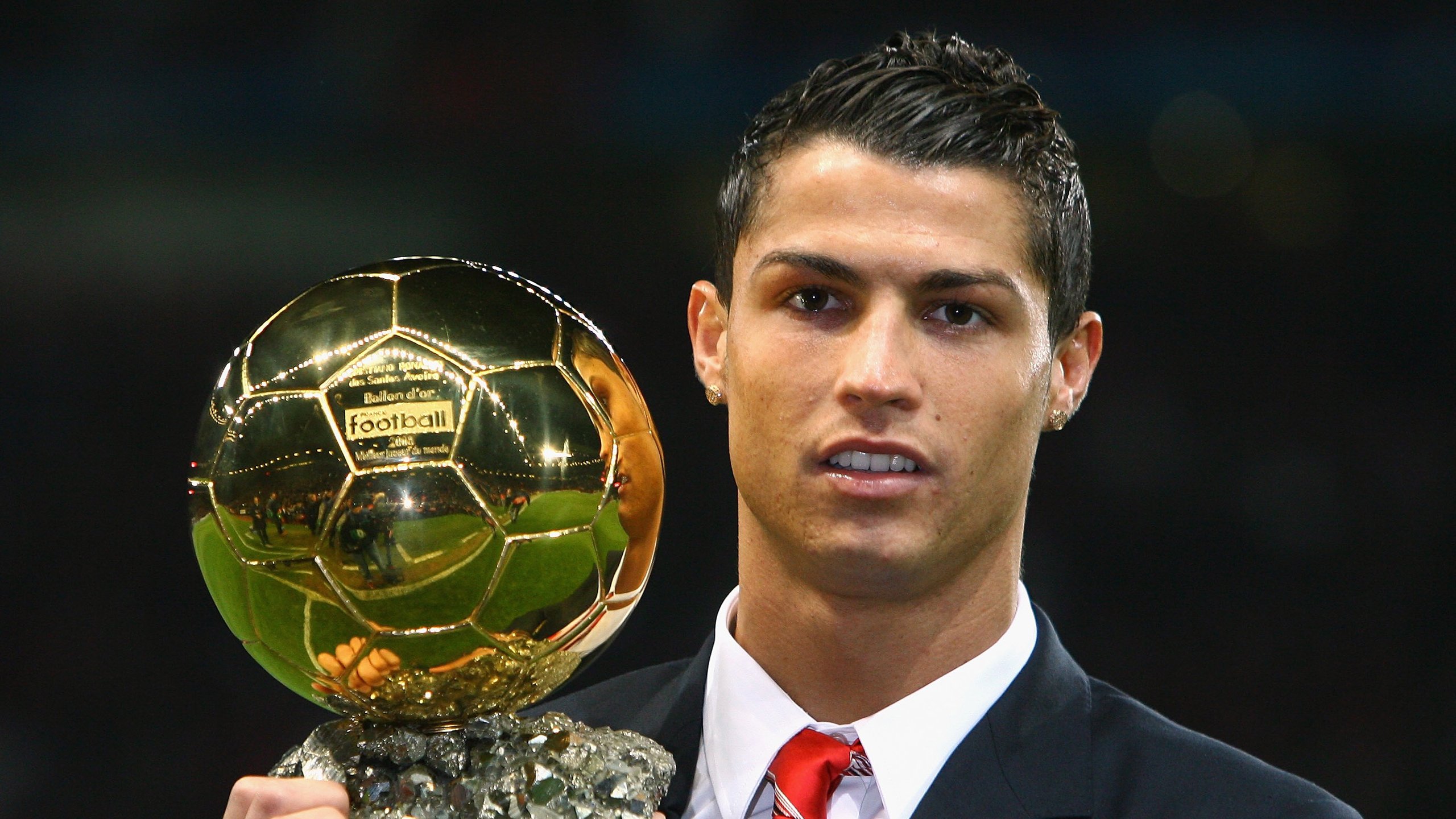 拜仁强压巴西，伊萨克主宰比赛走向，当北欧寒流冻结桑巴热浪